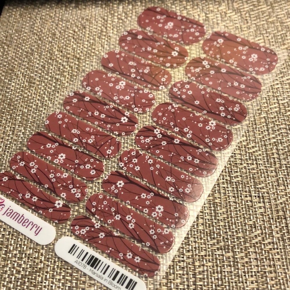 Jamberry full sheet, style “Marsala in bloom”